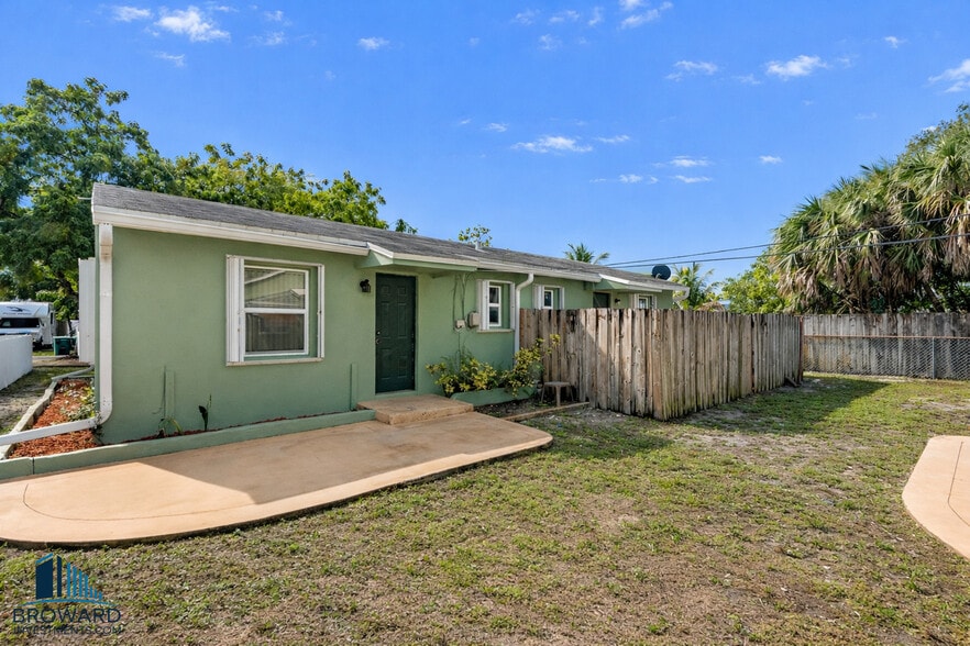 More Photos Of 224 SW 15th St, Dania Beach Apartments For Sale