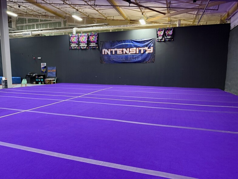 More Photos Of 586 Lewiston Junction Rd, Auburn Distribution For Sale