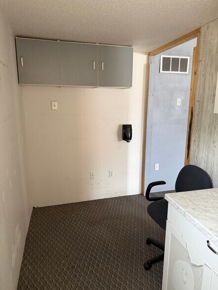 More Photos Of 1430 Main Ave, Fargo General Retail For Lease