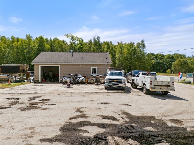 More Photos Of 136 US Hwy 1, Verona Island Light Manufacturing For Sale