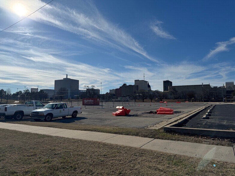 More Photos Of 400 SE 8th Ave, Topeka Land For Sale