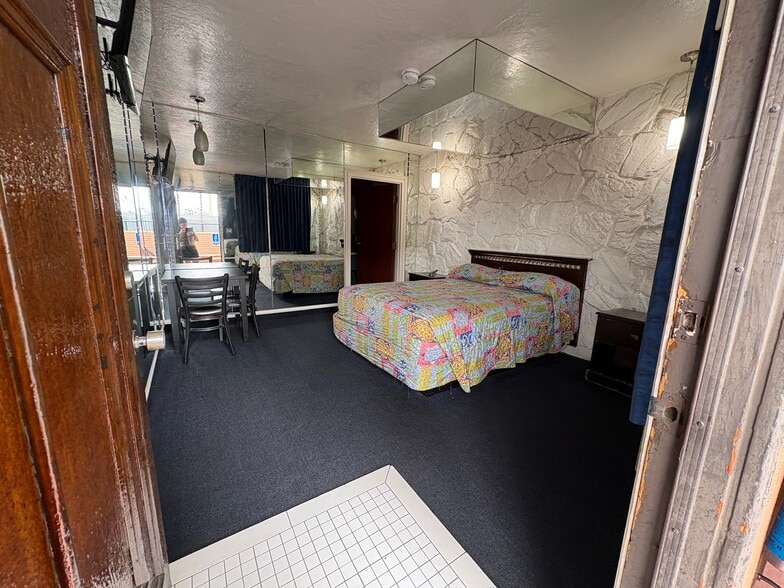 More Photos Of 4330 S Broadway, Los Angeles Hotel For Sale