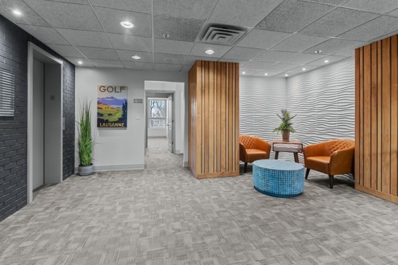 More Photos Of 555 S Perryville Rd, Rockford Office For Lease