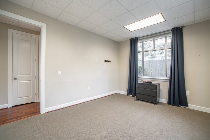 More Photos Of 2219 Sawdust Rd, The Woodlands Medical For Sale
