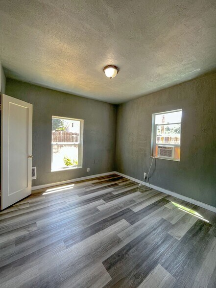 More Photos Of 204 SE 12th St, College Place Apartments For Sale