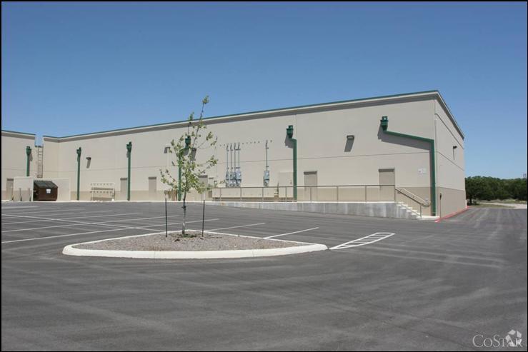 More Photos Of 15502 Huebner Rd, San Antonio Storefront For Lease