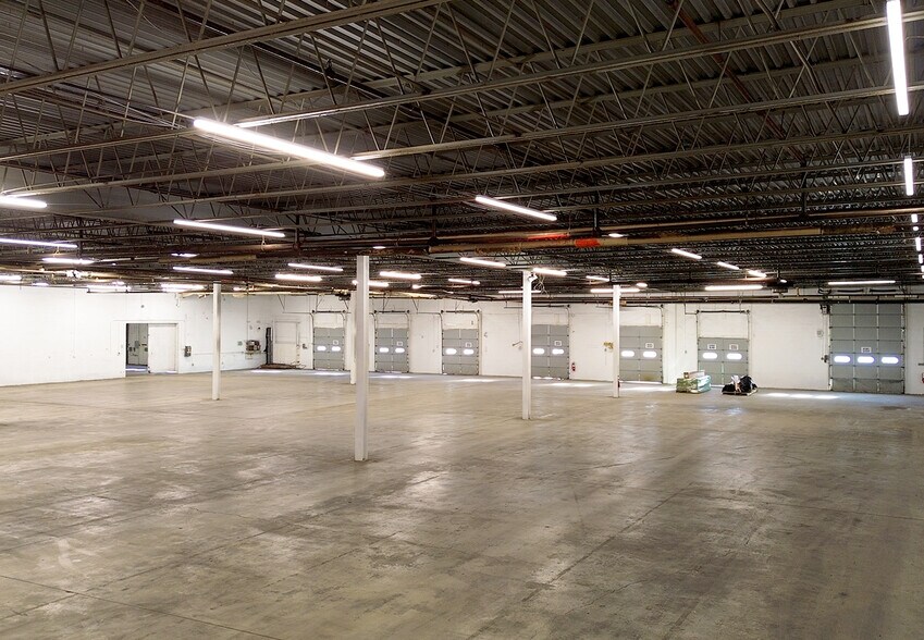 More Photos Of 6 Willow Rd, Ayer Warehouse For Lease