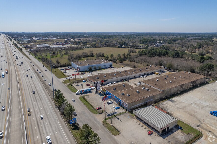 More Photos Of 16747 I-45 Fwy, Houston Warehouse For Lease