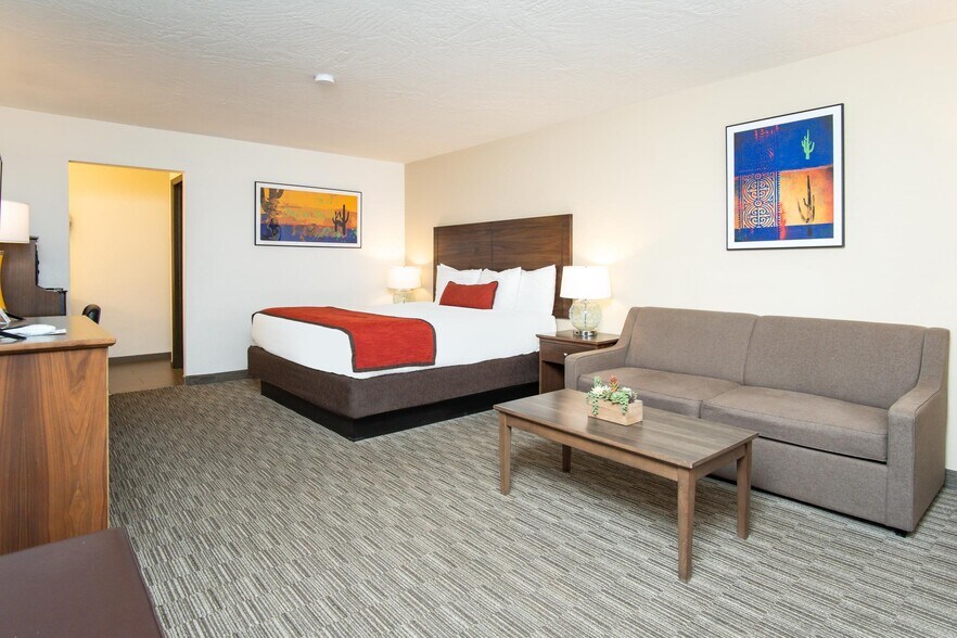More Photos Of 301 W State Route 89A, Cottonwood Hotel For Sale