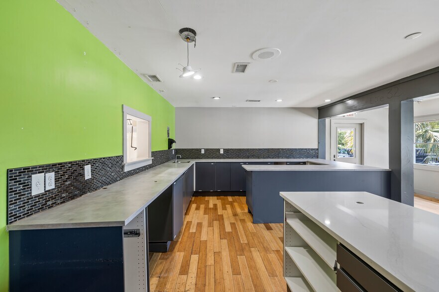 More Photos Of 1001 Landfall Way, Johns Island Storefront Retail Office For Sale