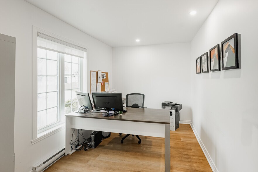More Photos Of 675 Boul Samson, Laval Office For Sale