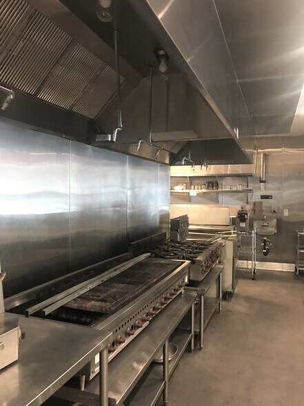 More Photos Of 525 Santa Monica Blvd, Santa Monica Apartments For Lease