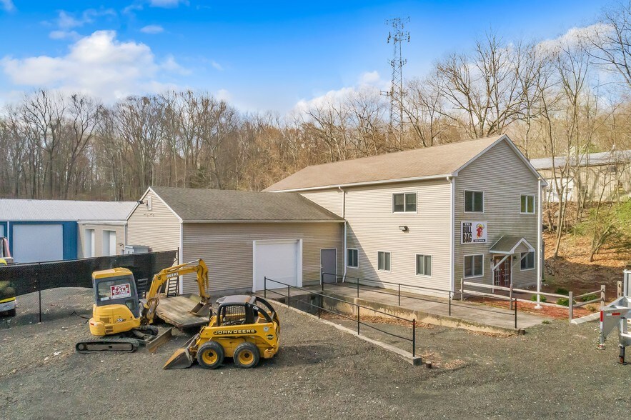 More Photos Of 8 Route 80, Killingworth Warehouse For Lease