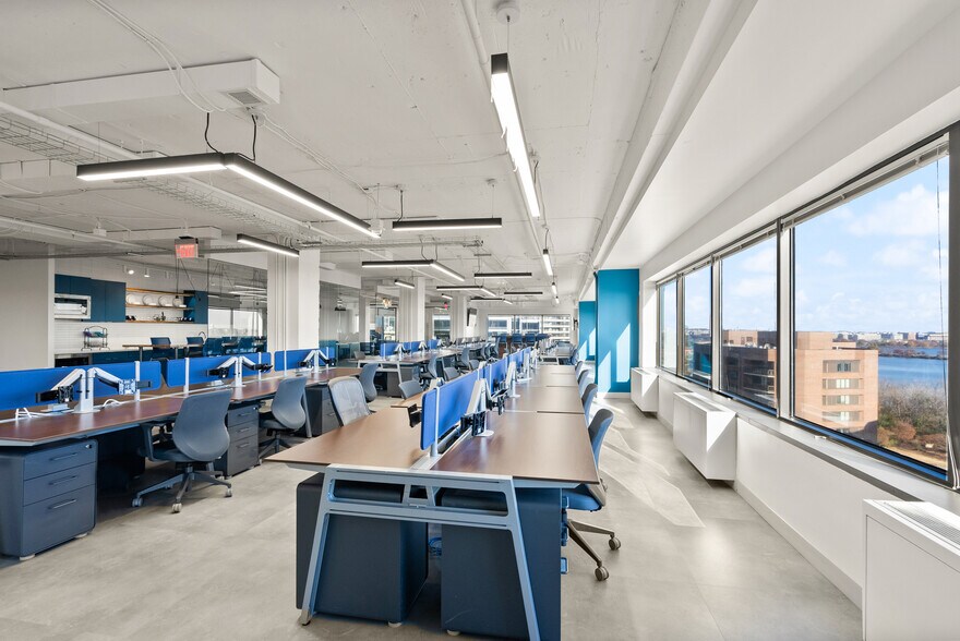 More Photos Of 1550 Crystal Dr, Arlington Office For Lease