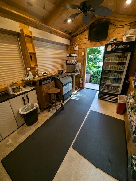 More Photos Of 32600 N State Route 44, Slate Run Hotel For Sale