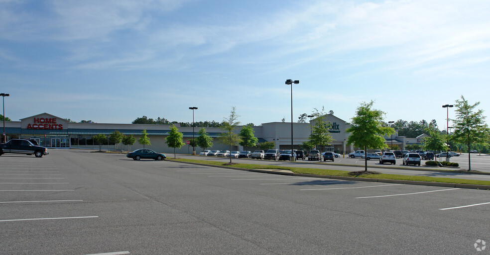 Primary Photo Of 2300-2350 McFarland Blvd, Northport Unknown For Lease