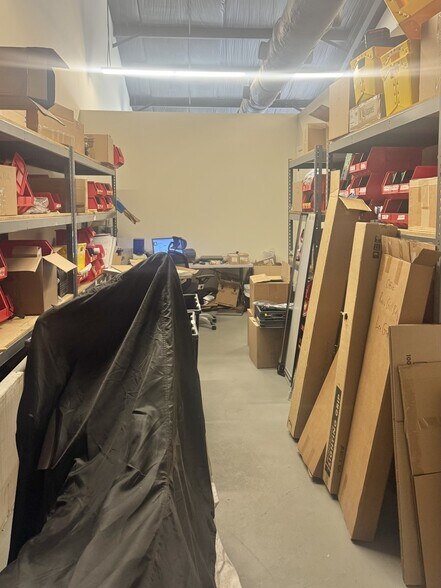 More Photos Of 3229 Argent Blvd, Ridgeland Showroom For Lease