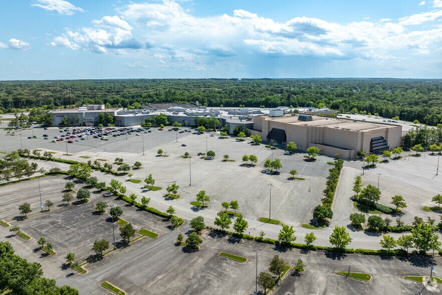 More Photos Of 7900 Ritchie Hwy, Glen Burnie Flex For Lease