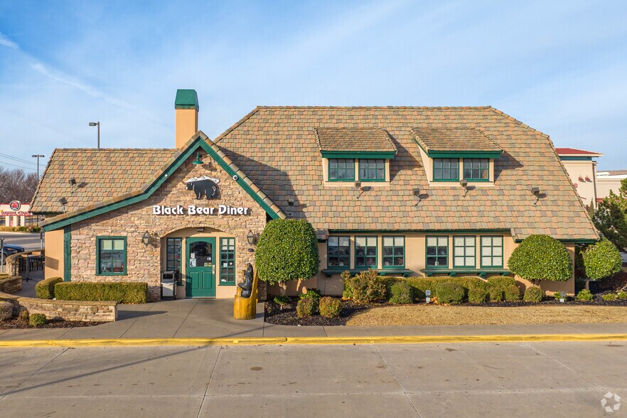 More Photos Of 3015 W Memorial Ave, Oklahoma City Restaurant For Sale