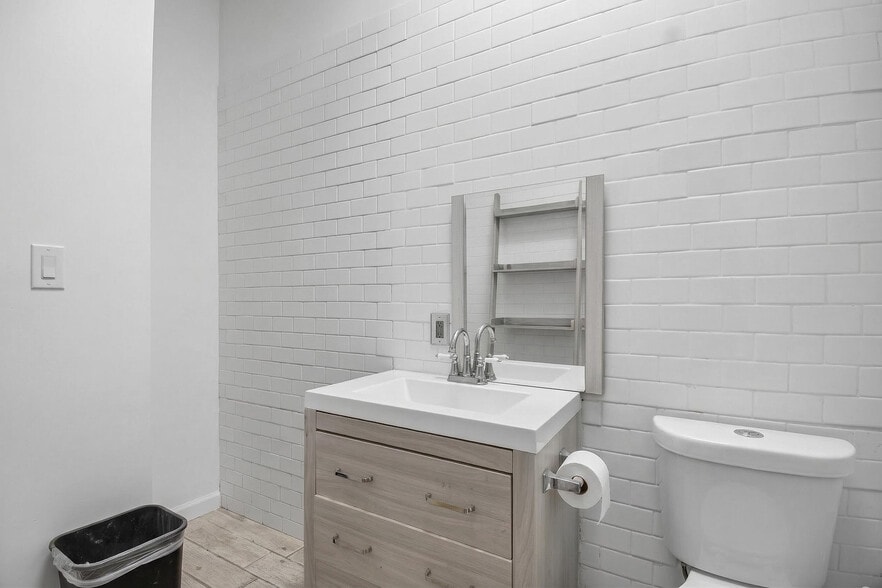 More Photos Of 16621 E St, Victorville Warehouse For Sale