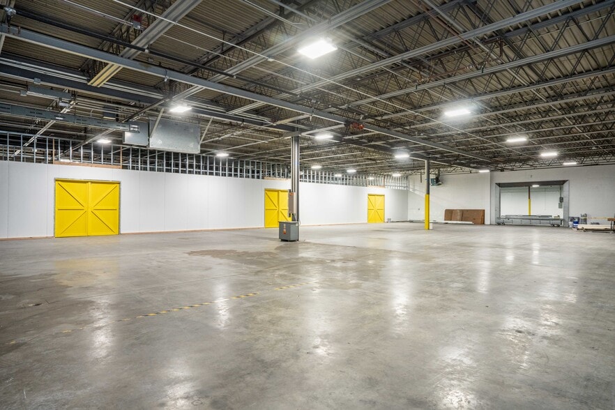 More Photos Of 6 Britton Dr, Bloomfield Warehouse For Lease