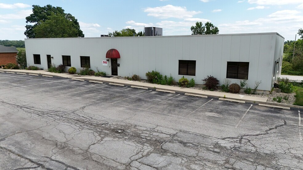 More Photos Of 7619 W Jefferson Blvd, Fort Wayne Office For Sale
