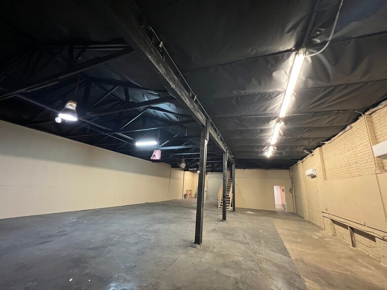 More Photos Of 2118 19th St, Sacramento Light Distribution For Lease