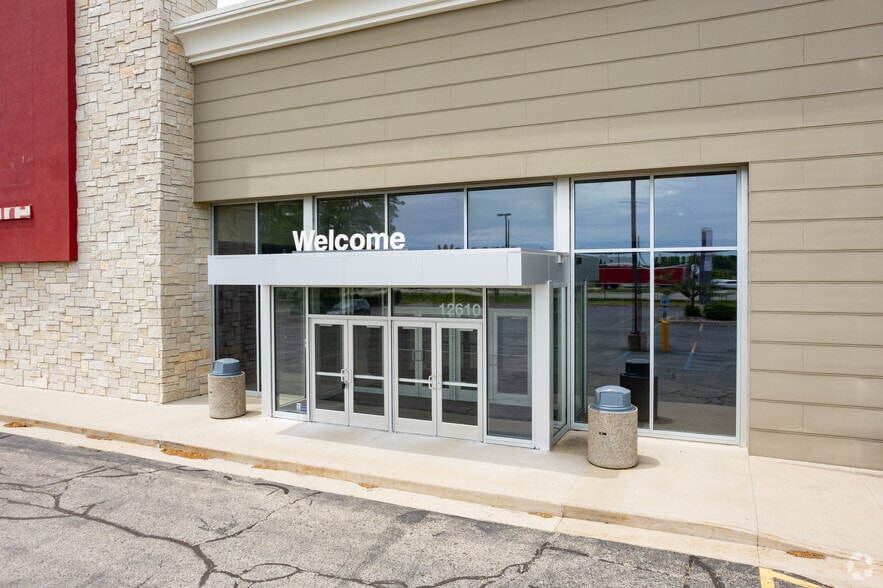 More Photos Of 12610 Felch St, Holland Storefront For Lease