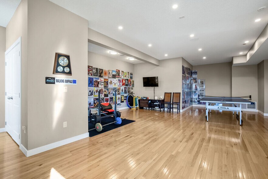 More Photos Of 2226 Westmount Rd NW, Calgary Apartments For Sale