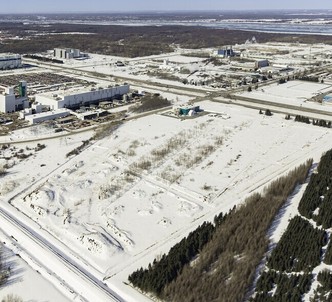 More Photos Of 6605 Boul Boulevard Bécancour, Champlain Industrial For Sale