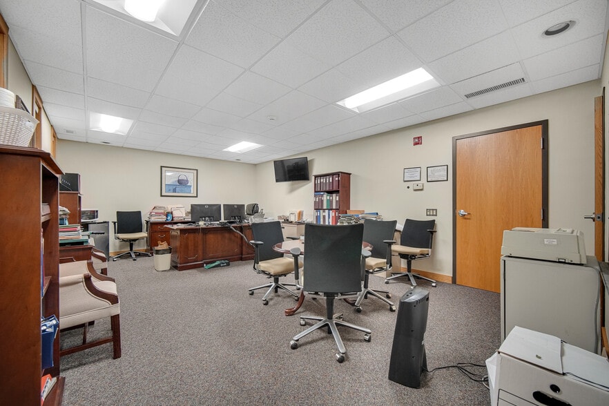 More Photos Of 17430 Dixie Highway, East Hazel Crest Healthcare For Sale