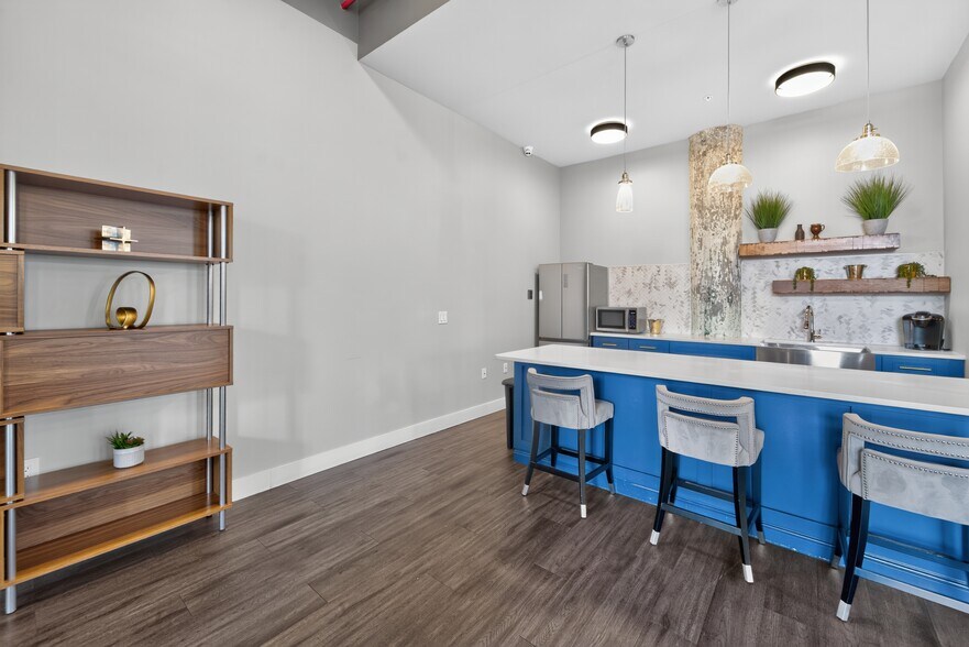 More Photos Of 457 W Lincoln St, Easton Apartments For Sale