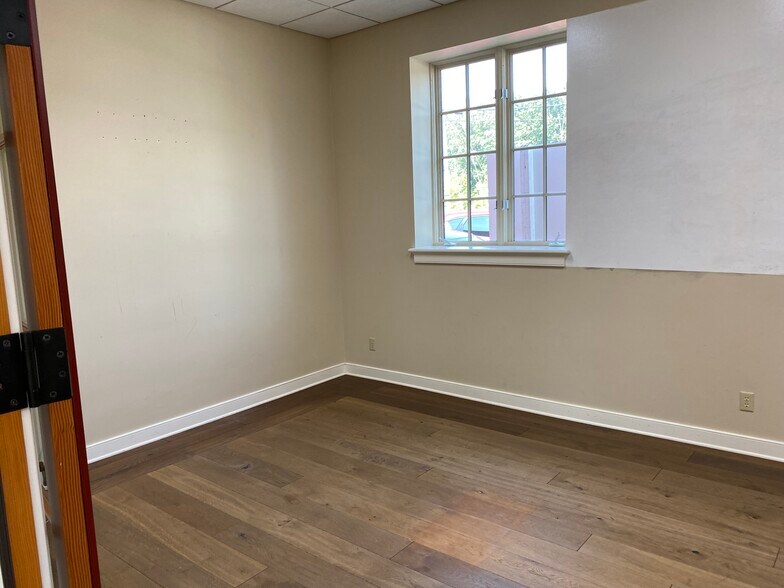 More Photos Of 1222-1226 Harris St, Charlottesville Office For Lease