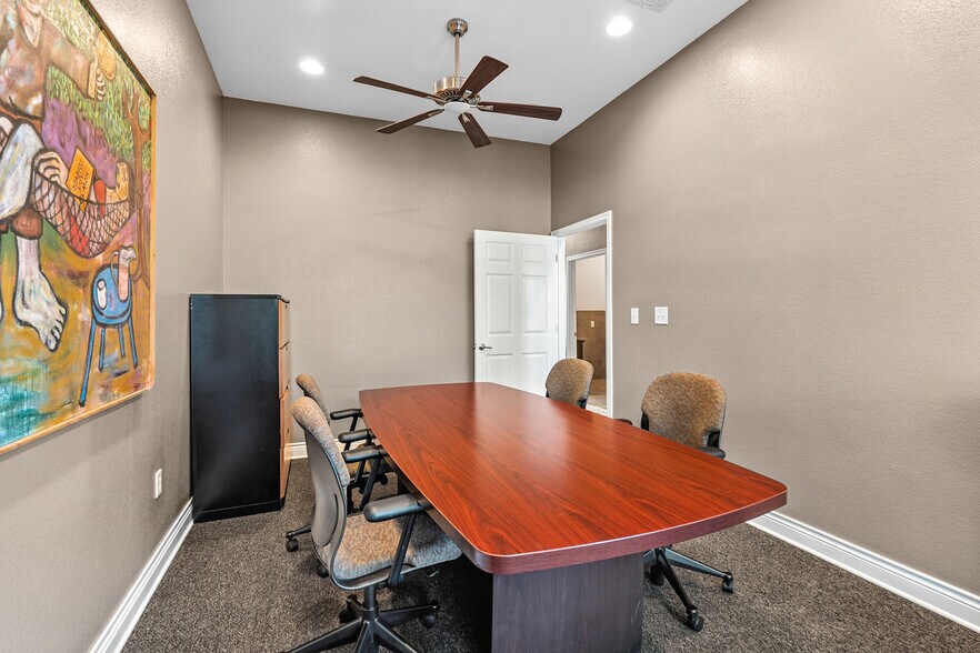 More Photos Of 1490 Rusk Rd, Round Rock Coworking Space