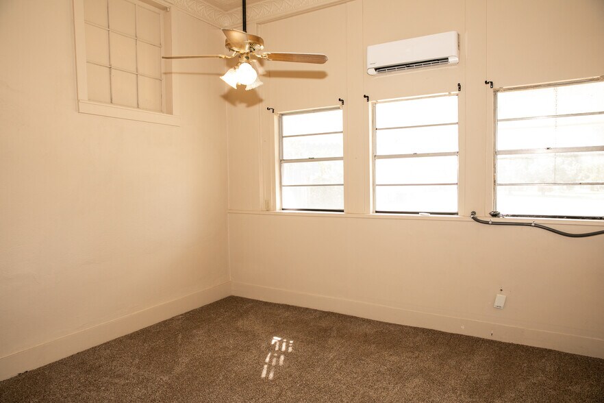 More Photos Of 515 Colorado, Burton Apartments For Sale