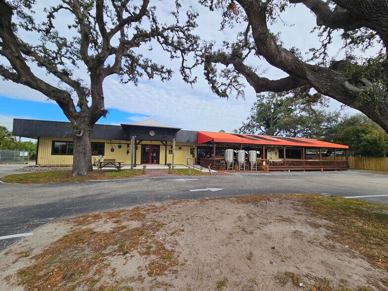 More Photos Of 2505 Manatee Ave E, Bradenton Restaurant For Sale
