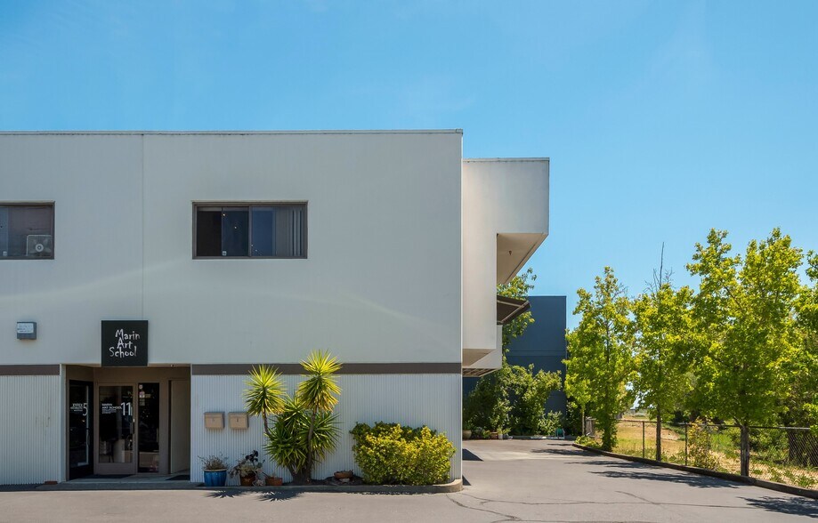 More Photos Of 74 Digital Dr, Novato Warehouse For Sale