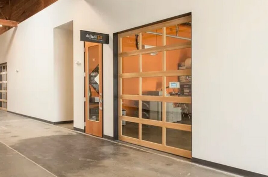 More Photos Of 2117 NE Oregon St, Portland Showroom For Lease