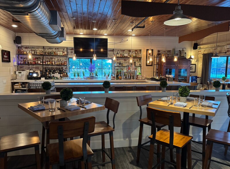 More Photos Of 101 Heights Blvd, Houston Restaurant For Sale