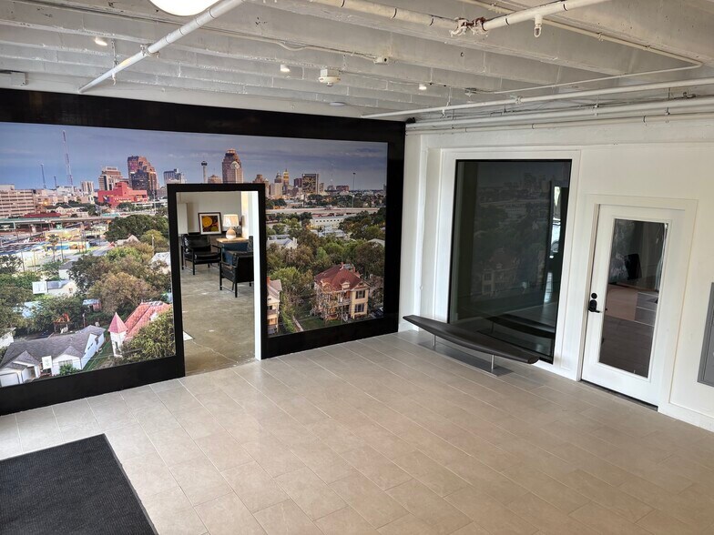 Primary Photo Of 2013 Broadway St, San Antonio Storefront Retail Office For Lease
