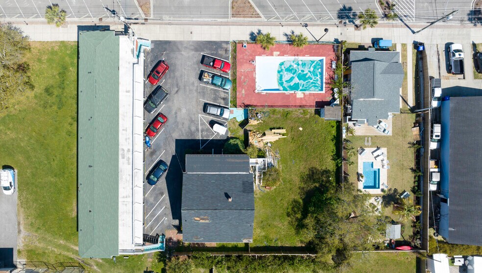 More Photos Of 213 Cape Fear Blvd, Carolina Beach Hotel For Sale