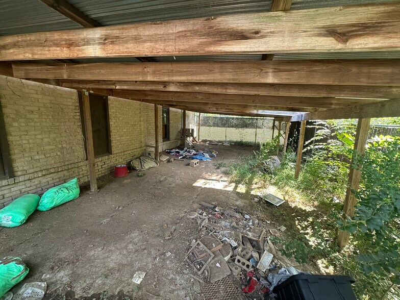 More Photos Of 3145 N Watkins St, Memphis General Retail For Sale