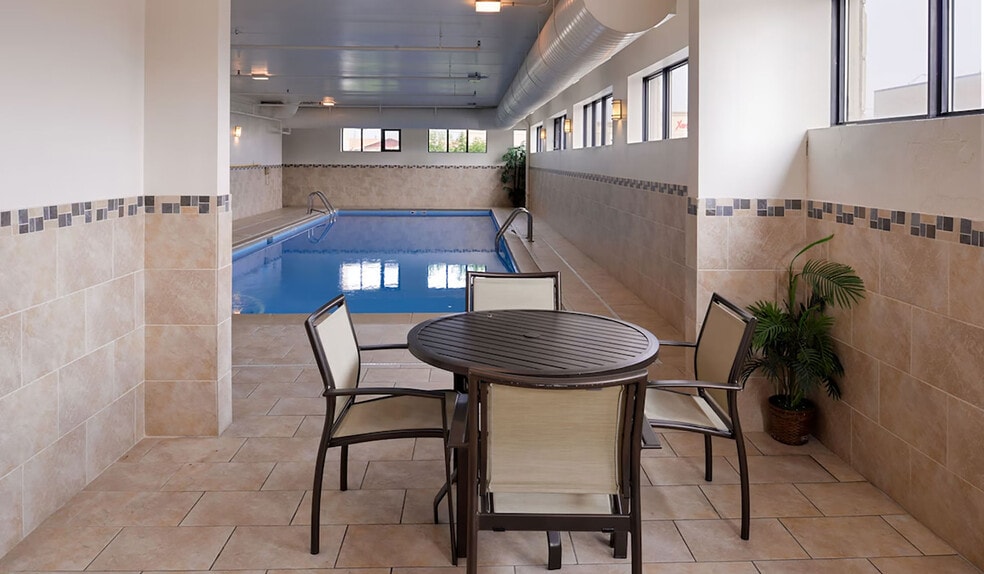 More Photos Of 13330 Cicero Ave, Crestwood Hotel For Sale