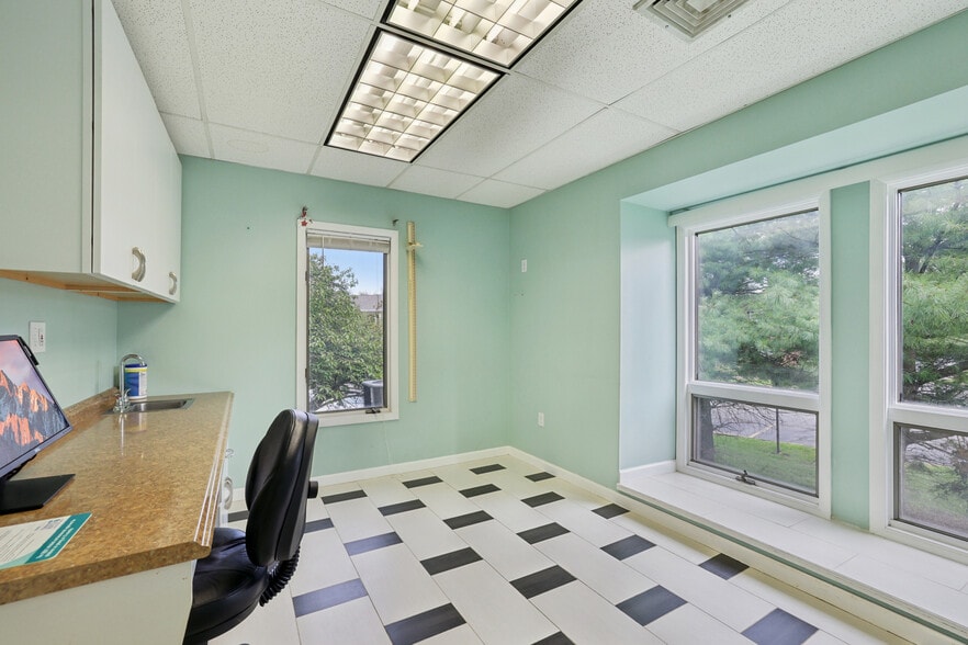 More Photos Of 362-364 Parsippany Rd, Parsippany Office For Sale