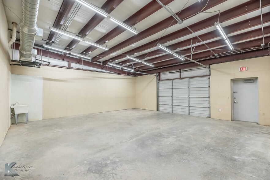 More Photos Of 10027 S Frontage Rd, Clyde Manufacturing For Sale