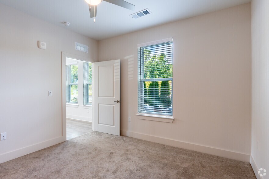 More Photos Of 12801 Lucks Ln, Midlothian Apartments For Sale