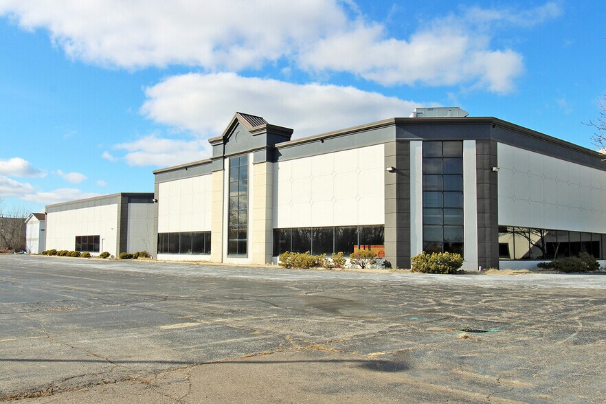 More Photos Of 34911 Van Dyke Ave, Sterling Heights Apartments For Lease