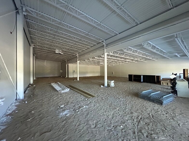 More Photos Of 7740 Childsdale Ave NE, Rockford Storefront For Lease