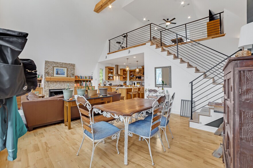 More Photos Of 446724 E 390 Rd, Langley Hotel For Sale