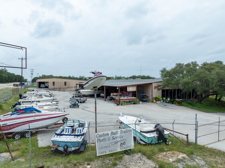 More Photos Of 151 Old Hancock Rd, Canyon Lake Freestanding For Sale